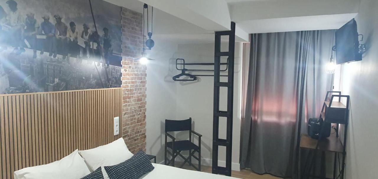 Hostal Fronton Alcobendas Exterior photo